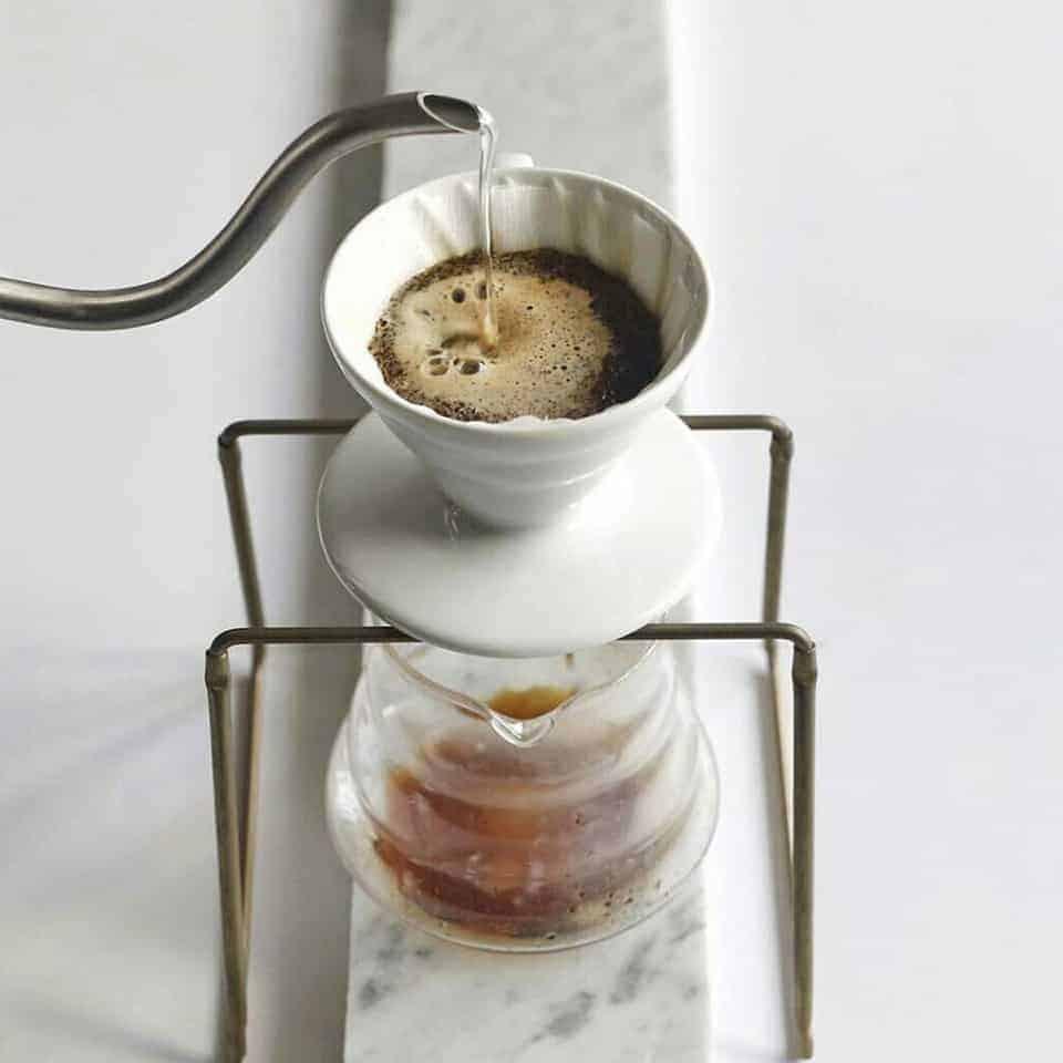 Phễu lọc cà phê Hario V60 sứ trắng | 1-2 cups (size 01)1-2 cups (size 01) và 3-4 cups (size 02)
