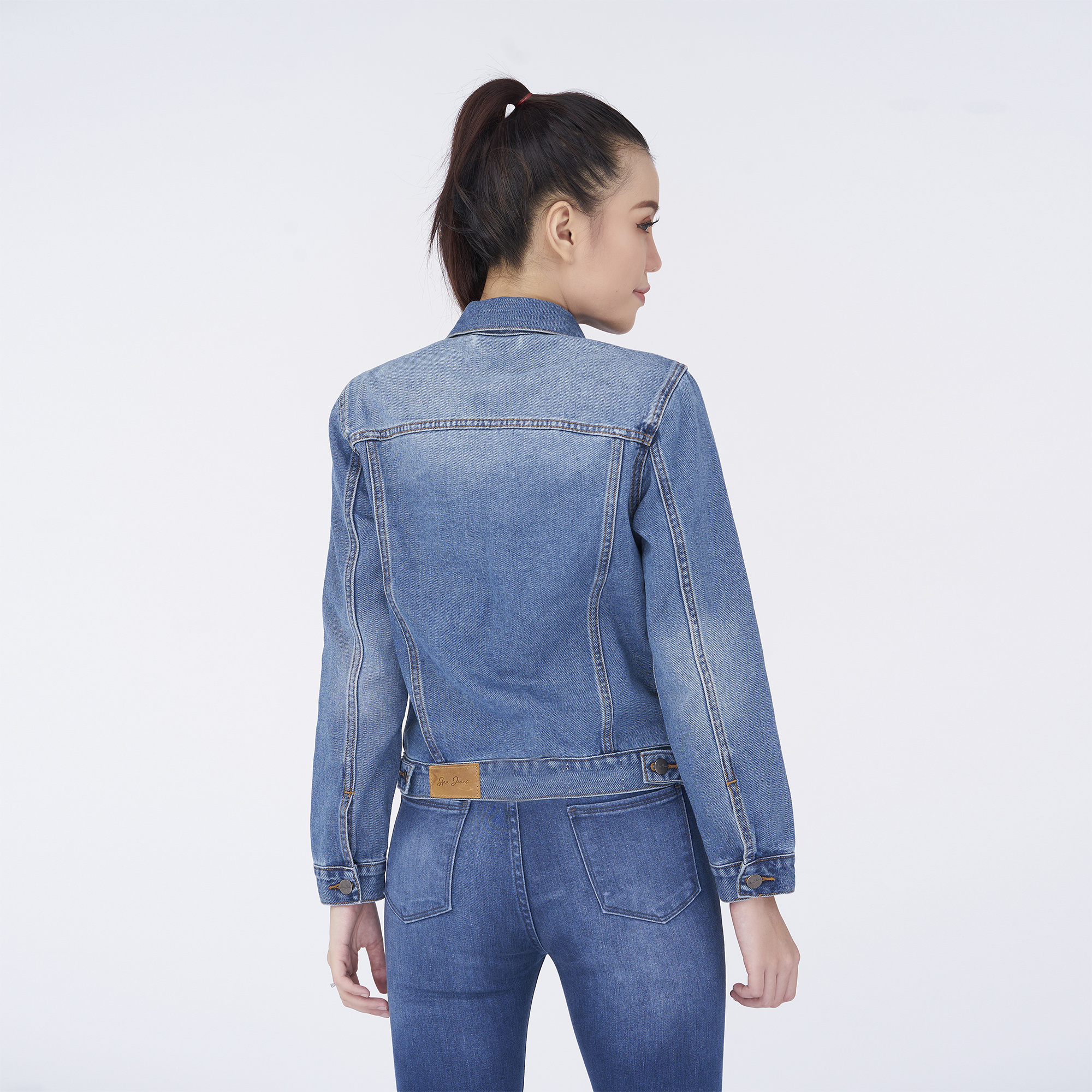 Áo Khoác Jean Nữ Trơn Màu Xanh Đậm Nhạt Aaa Jeans