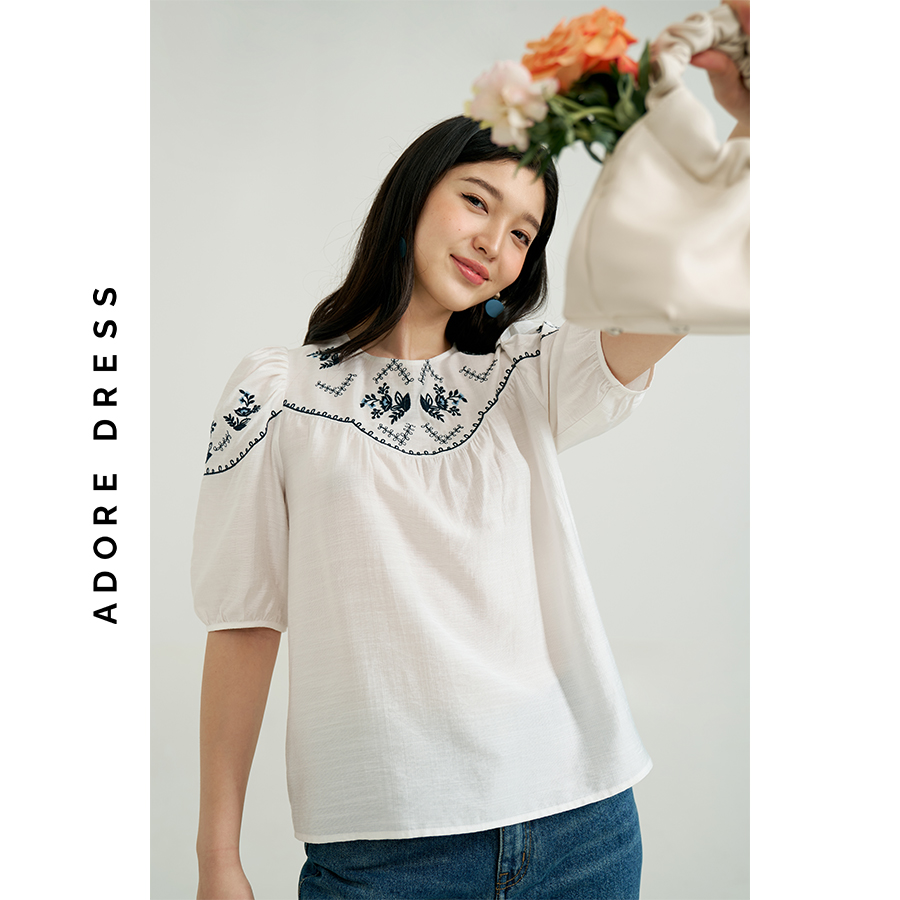 Áo sơ mi Tops đũi xước trắng thêu ngực 311TO1005 ADORE DRESS
