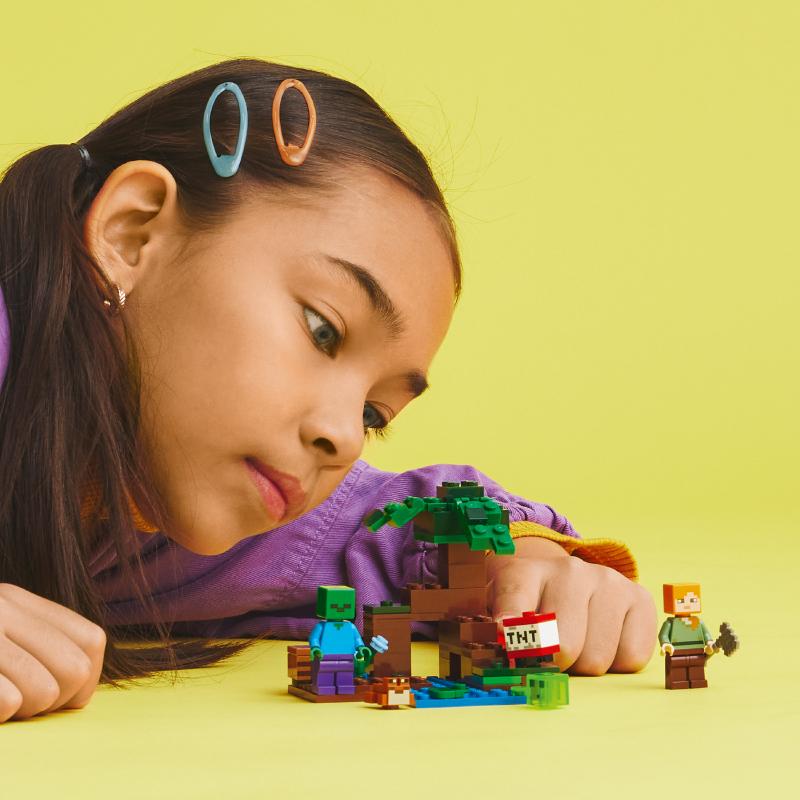 Đồ Chơi Lắp Ráp LEGO Minecraft Cuộc Phiêu Lưu Đầm Lầy Huyền Bí 21240