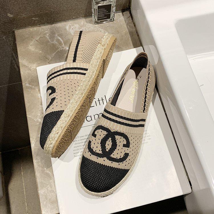 Giày Nữ Đế Bằng Mũi Tròn Thời Trang Cá Tính