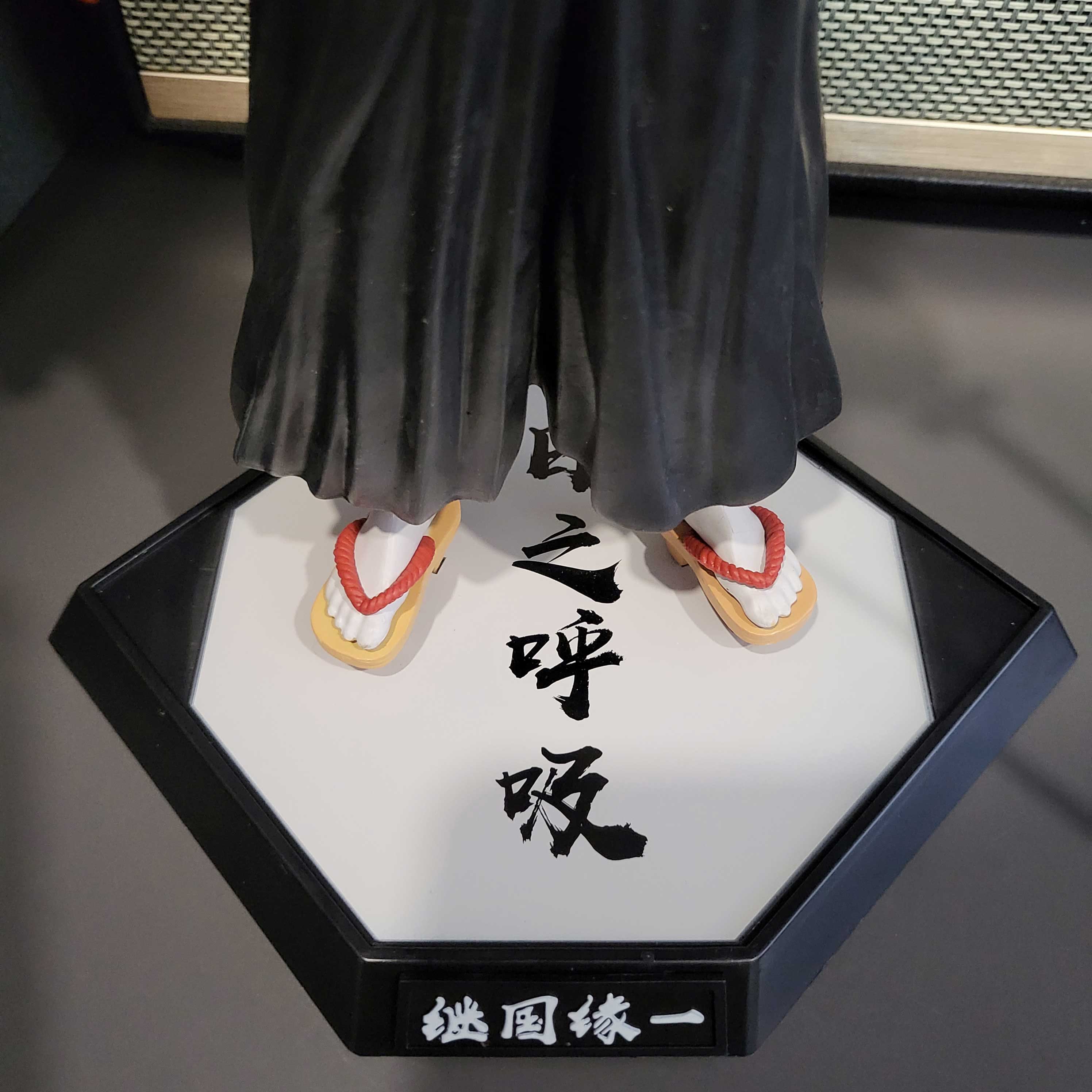 Mô hình Kiếm Sĩ Mạnh Nhất Tsugikuni Yoriichi 30cm - Kimetsu No Yaiba