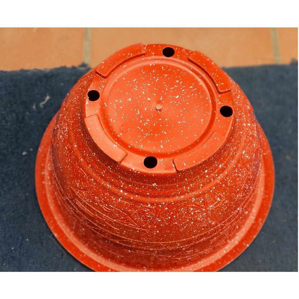 Chậu nhựa tròn T48 đỏ hoa văn đa dạng.