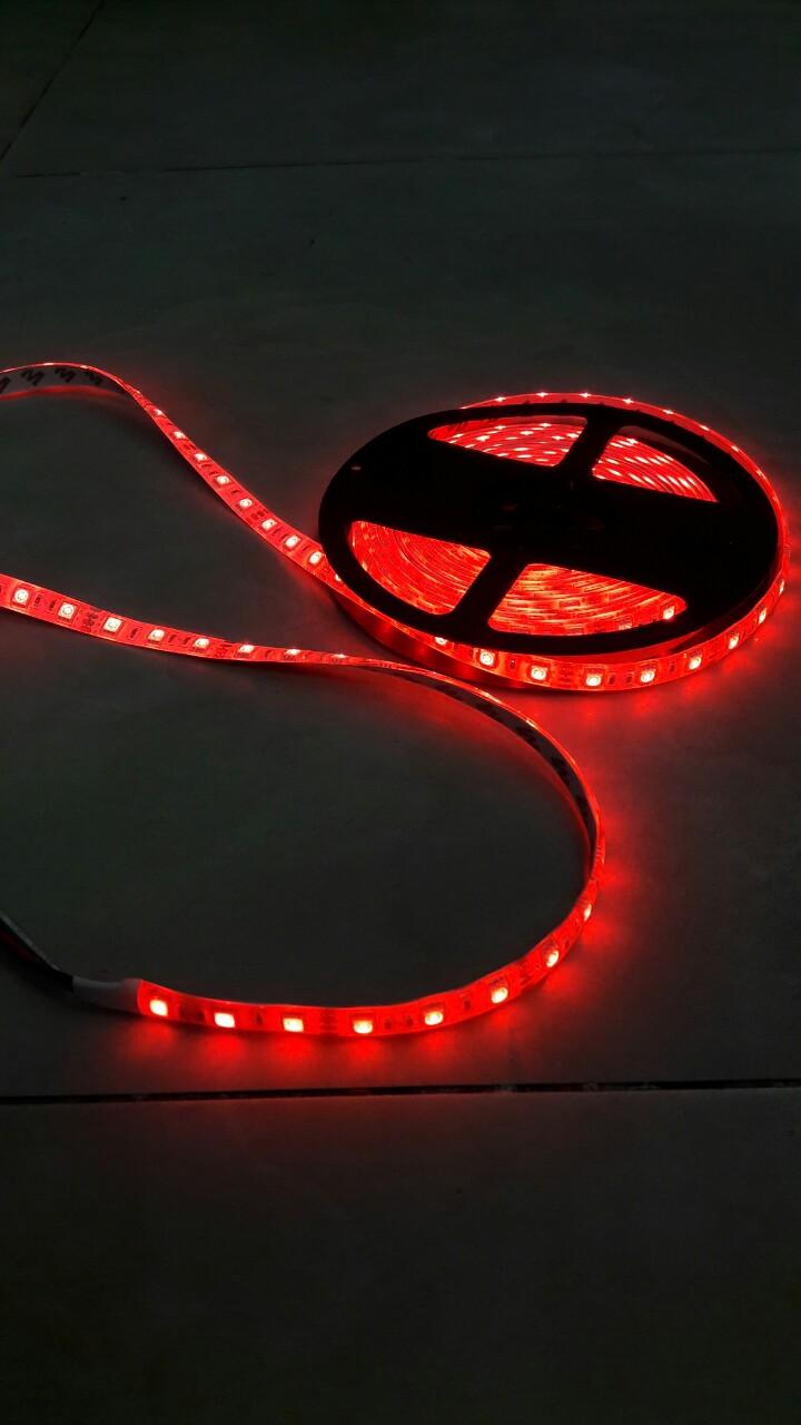 Cuộn dây LED 5M có keo RGB nhấp nháy
