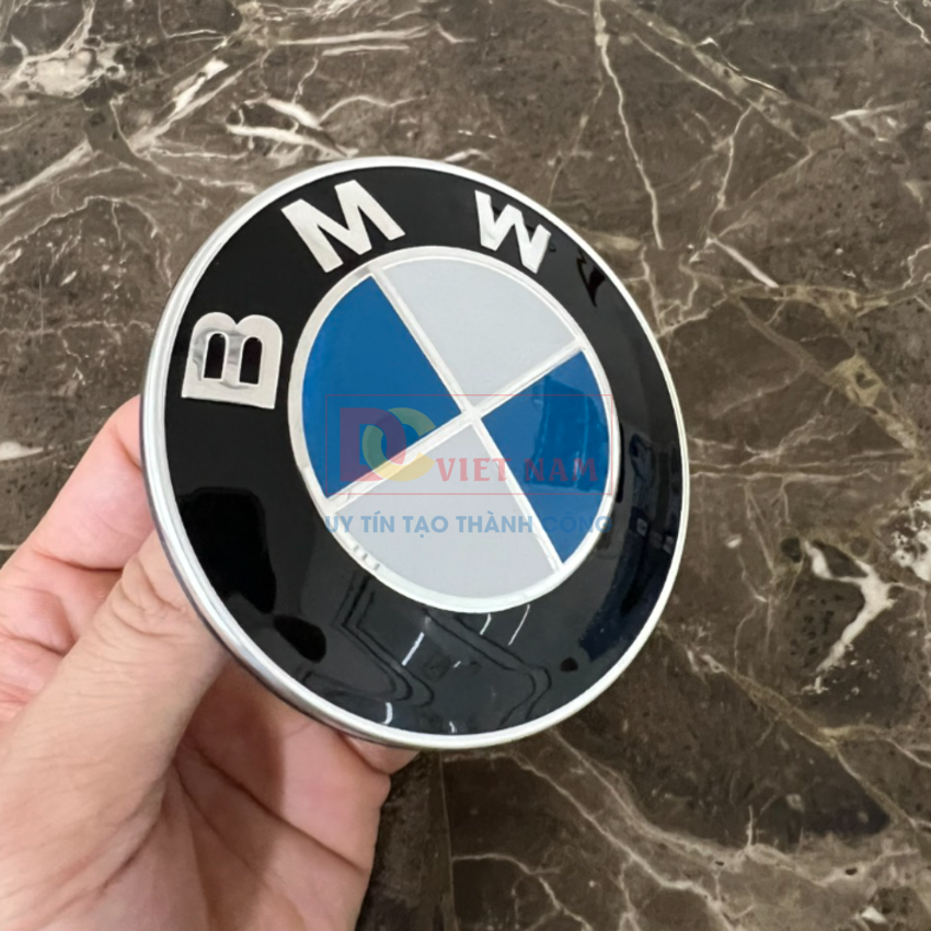 Logo biểu tượng gắn trước xe ô tô BMW Series 7 chân cài 3 chấu, đường kính 95mm GF15