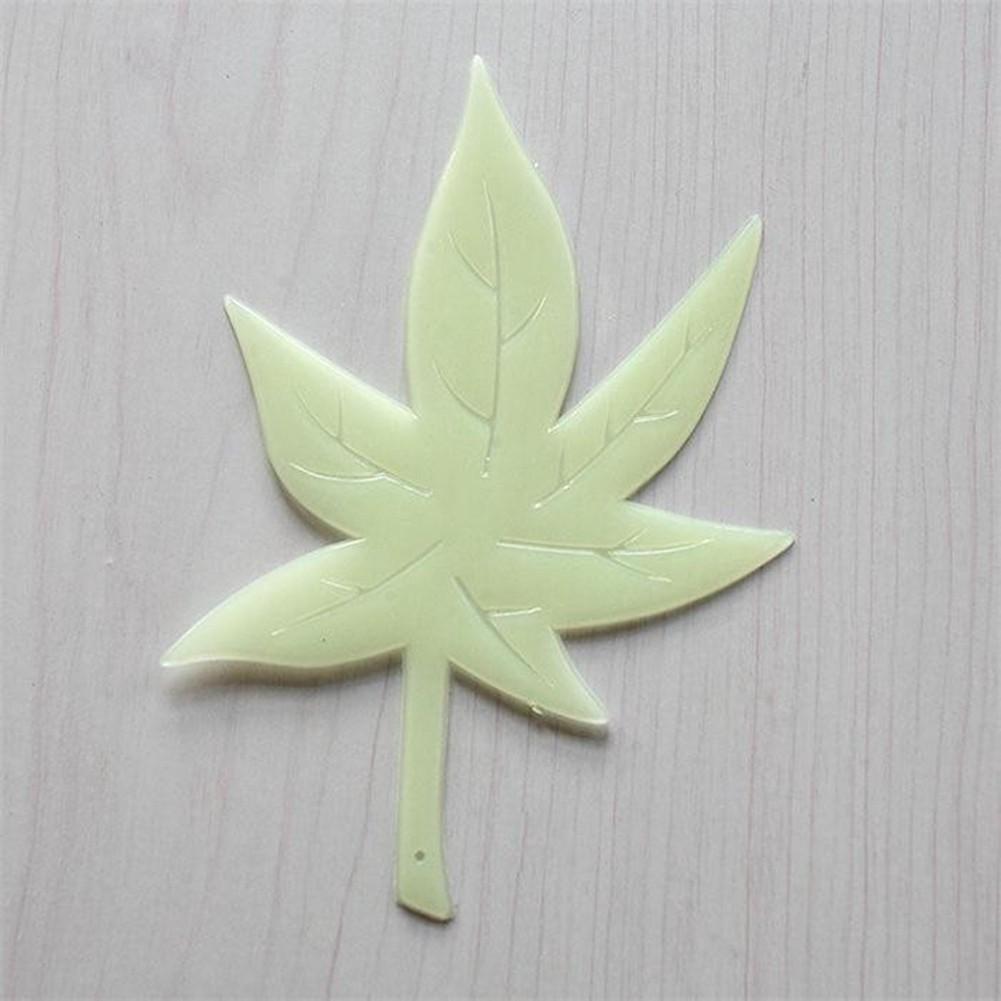 Bộ 10 miếng dán tường hình lá phong tím hiệu ứng dạ quang