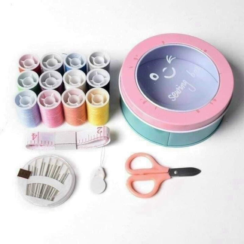 Hộp kim chỉ tròn siêu đáng yêu- đủ màu chỉ cần thiết, dây, kim các size