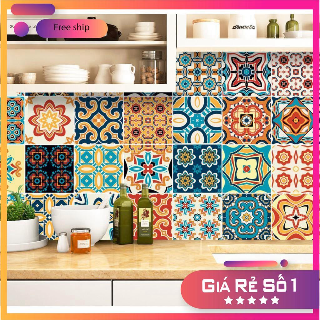Cuộn giấy bạc dán bếp cách nhiệt, miếng decal dán tường nhà bếp chống thấm bền đẹp