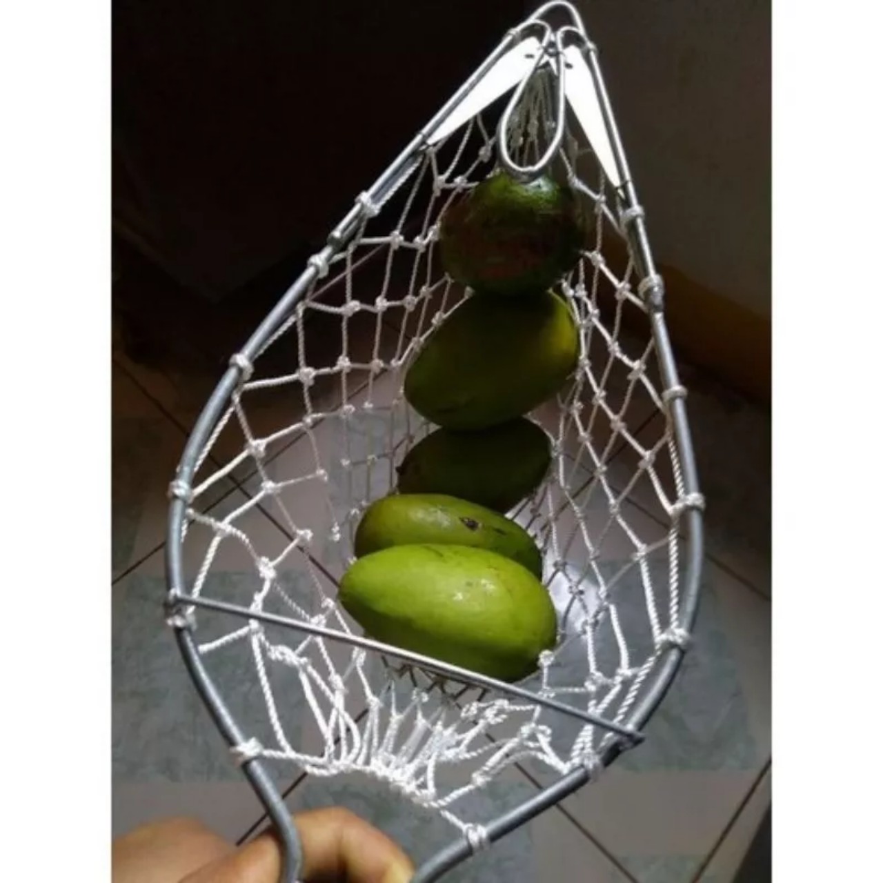 Dụng cụ hái trái cây có lưỡi cắt cuốn trái giúp hái bơ , xoài , bưởi , hồng , mướp dễ dàng không bị dập loại tốt