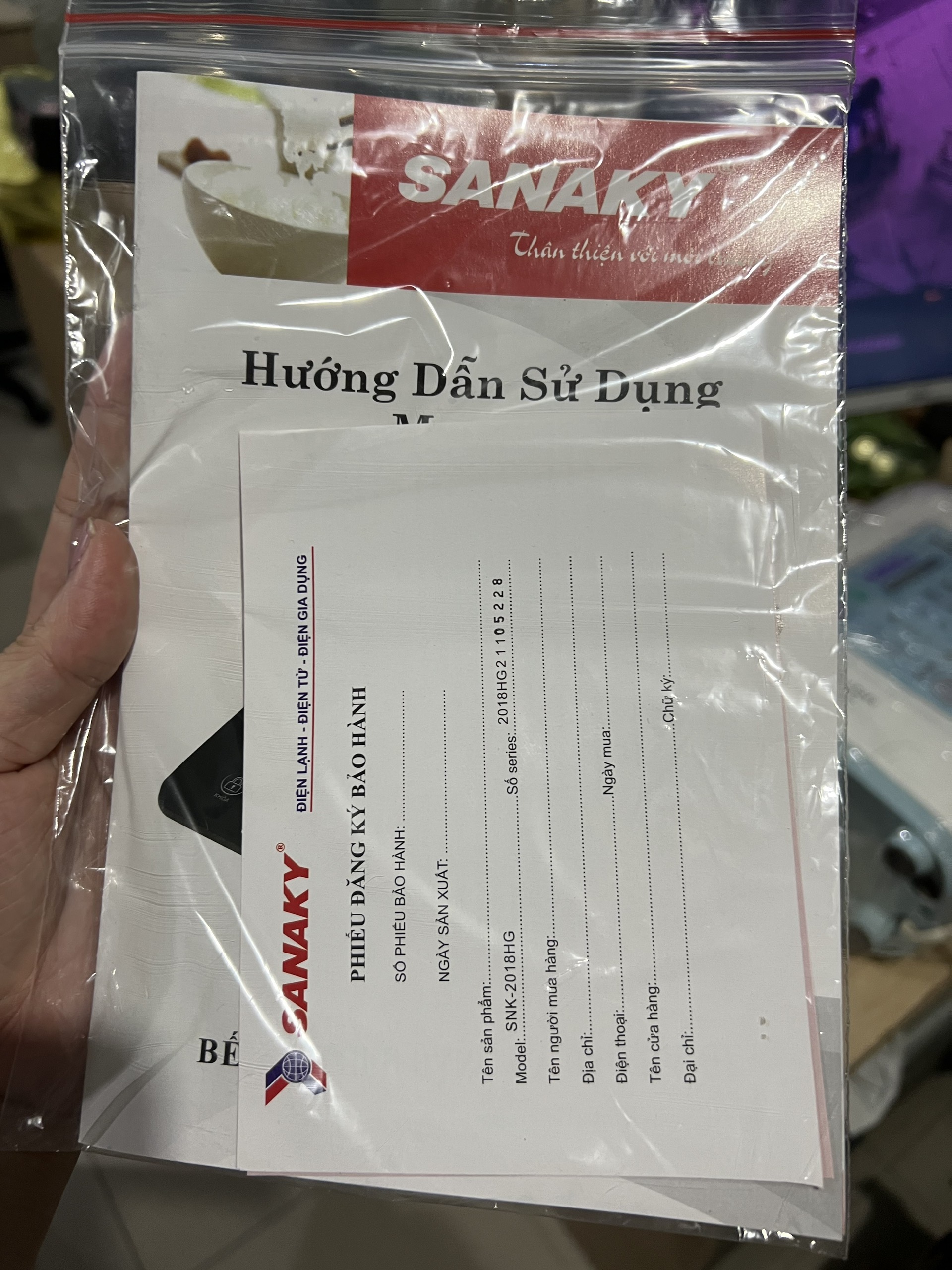 Bếp hồng ngoại Sanaky SNK-2018HK hàng chính hãng