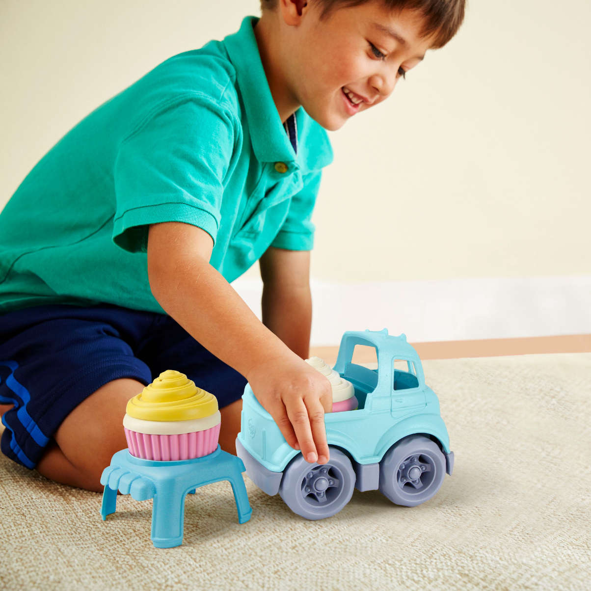 Bộ Đồ Chơi Xe Chở Bánh Cupcake Green Toys Cho Bé Từ 2 Tuổi