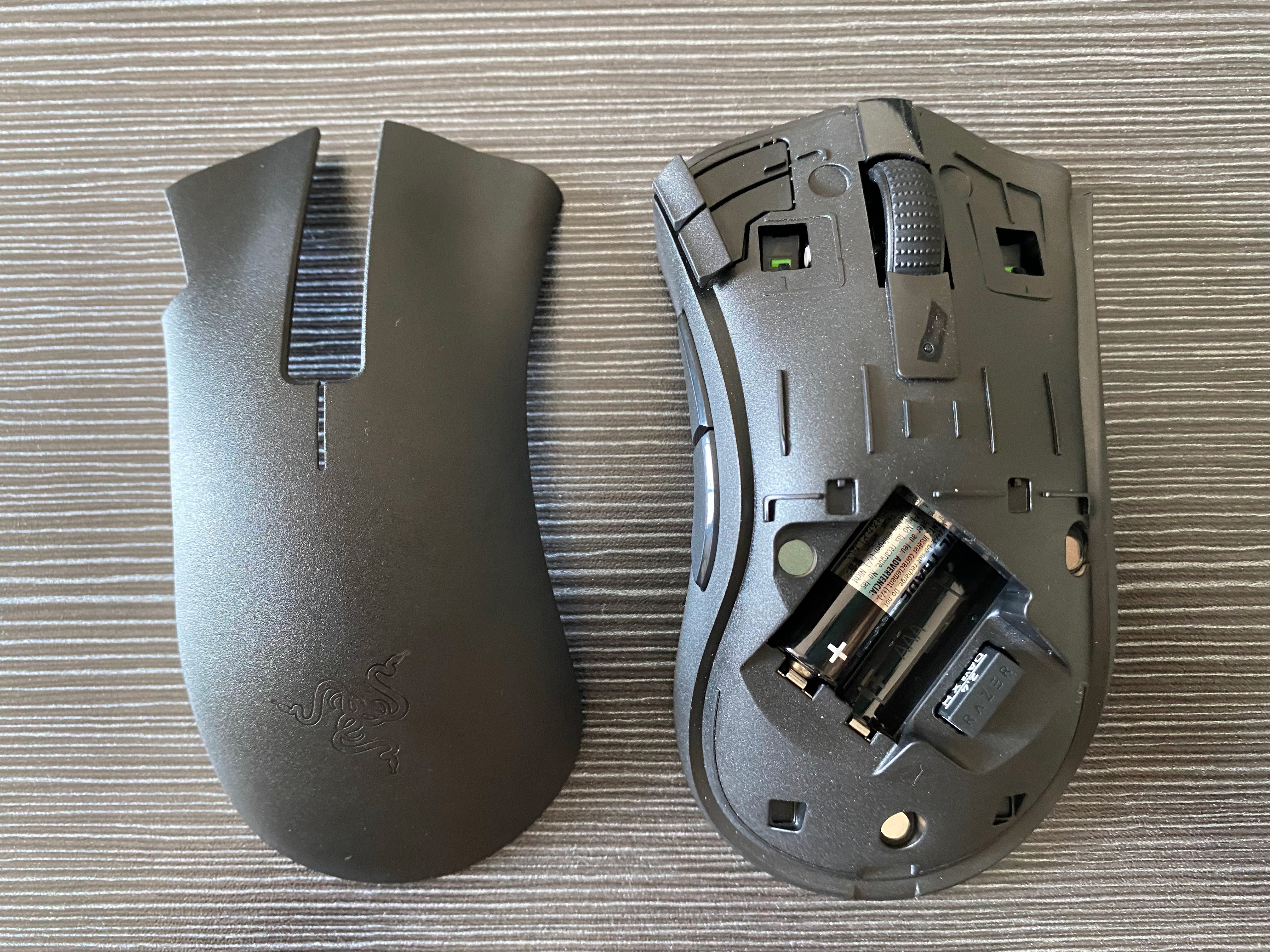 Chuột Razer DeathAdder V2 X HyperSpeed-Wireless Ergonomic_Mới, hàng chính hãng