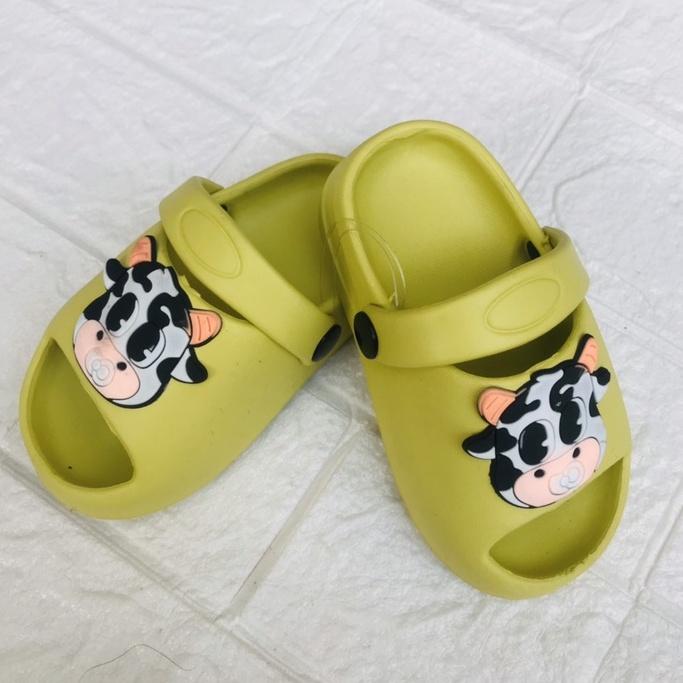 DÉP SỤC BÒ SỮA QUAI SAU CHO BÉ TẬP ĐI