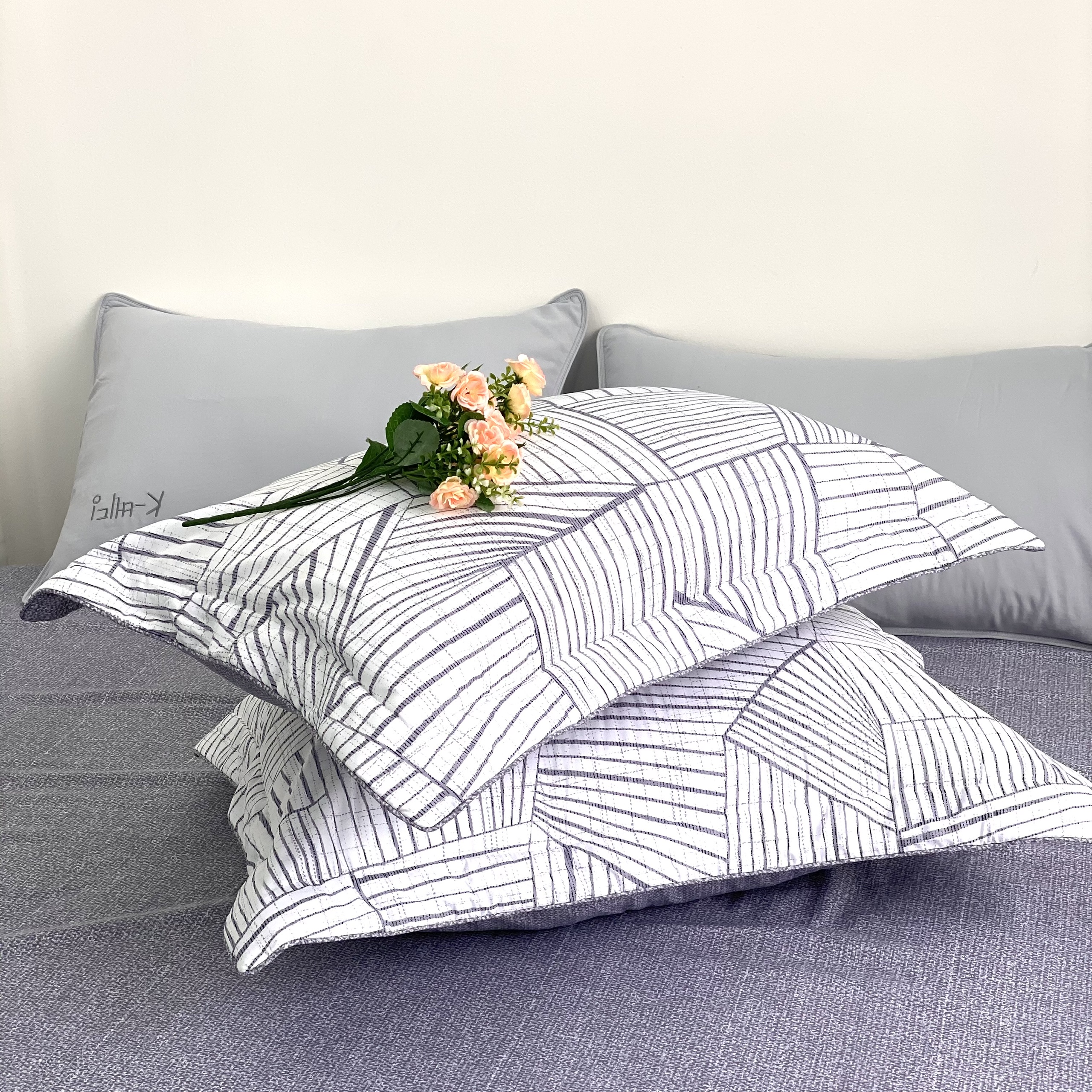 Bộ ga giường KBedding by Everon KMTP 112 Microtencel Xám phối trắng