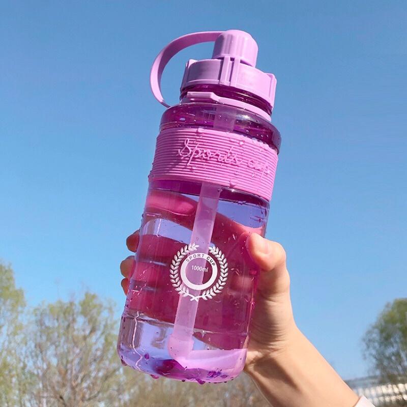 Bình Đựng Nước Sports Cup 1000ml Phong Cách Thể Thao Có Ống Hút Và Dây Đeo Tiện Lợi