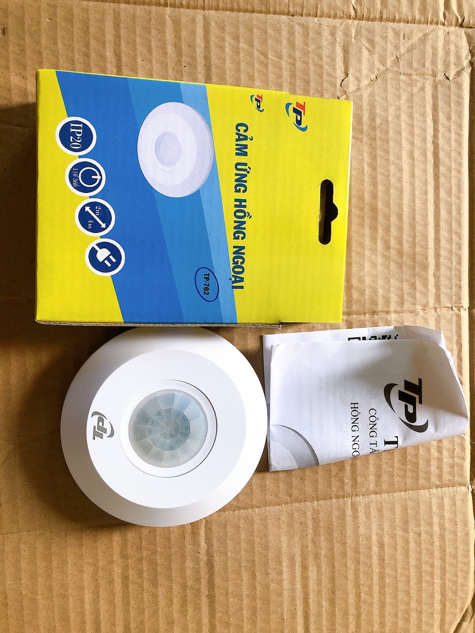 Cảm ứng hồng ngoại tự động bật tắt đèn TP-702 cao cấp