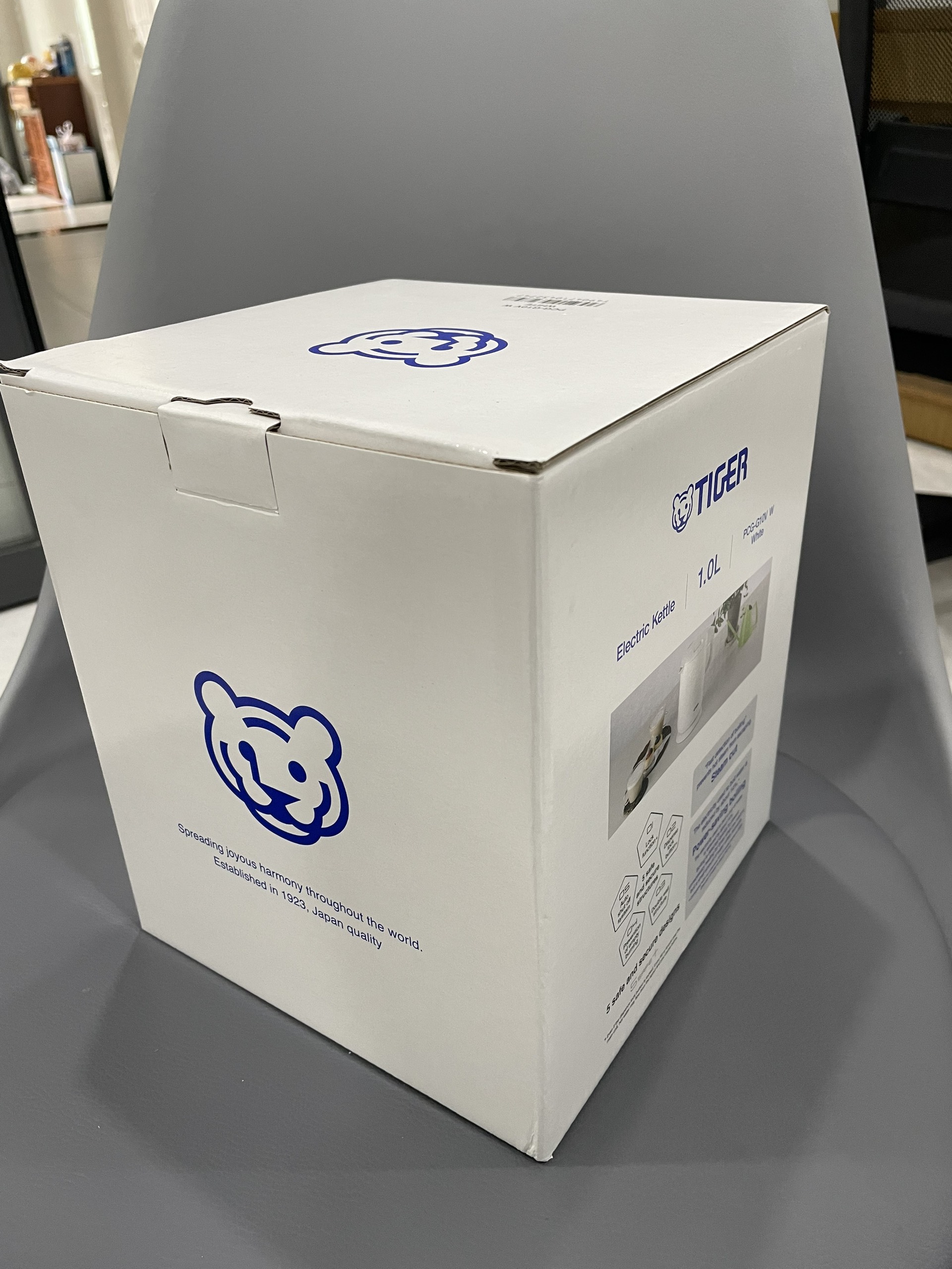 Ấm đun nước siêu tốc Tiger PCG-G10V-W 1L HÀNG CHÍNH HÃNG