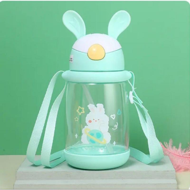 BÌNH NƯỚC TAI THỎ CHO BÉ CHẤT LIỆU NHỰA KHÔNG GIỮ NHIỆT CÓ NẮP GÀI ỐNG HÚT NHỰA DẺO