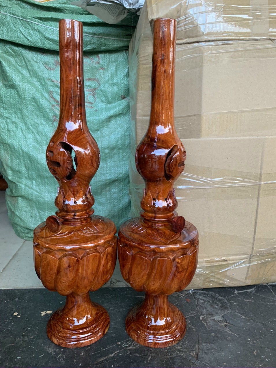 Cặp đèn cầy bằng gỗ hương nguyên khối cao 60 cm