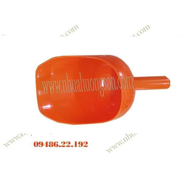 Vá nhựa, ca nhựa, gáo nhựa xúc cám chuyên dụng 1.5kg