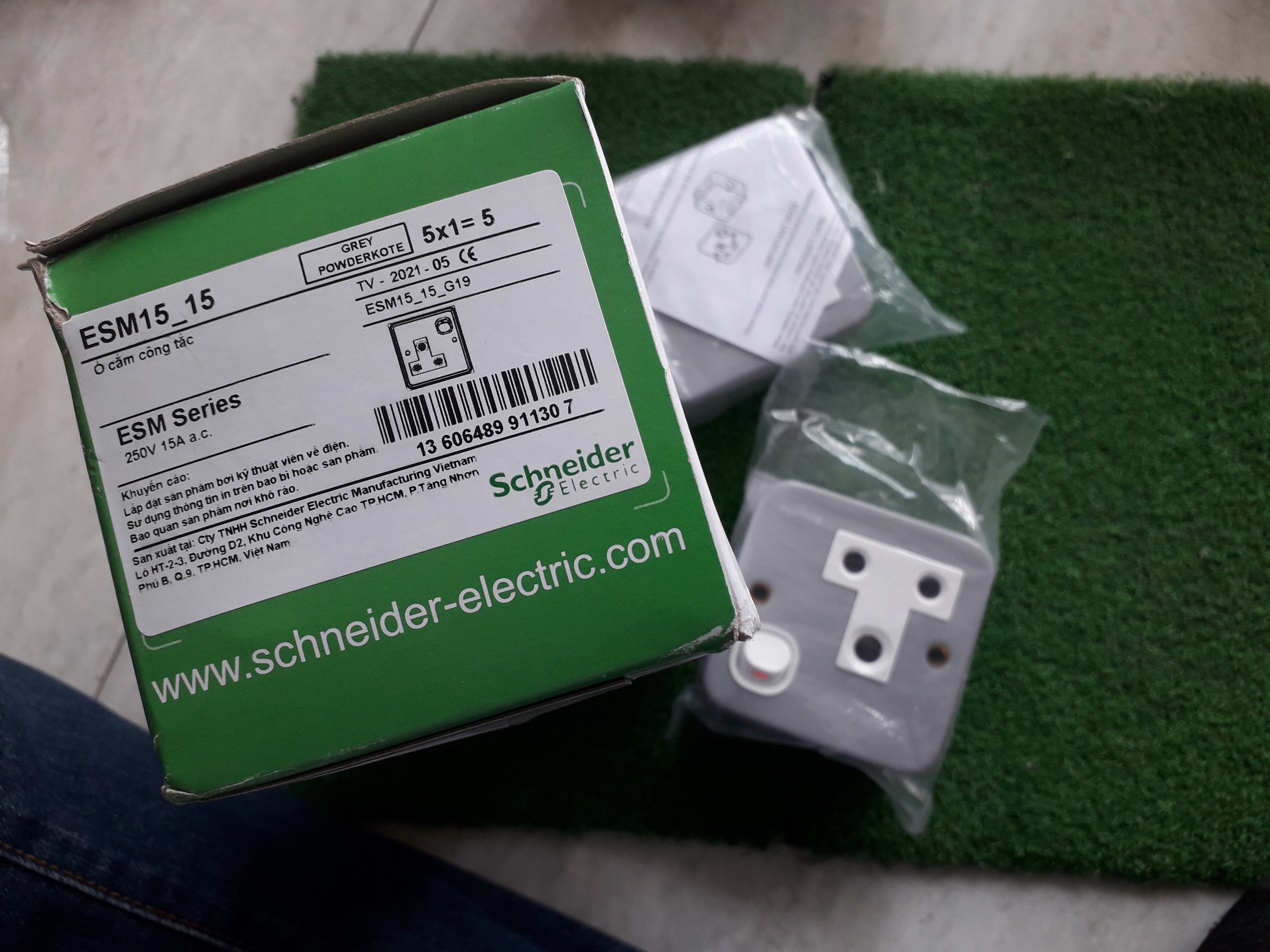 Công tắc ổ cắm EMS15-15 13A Series S30 Schneider