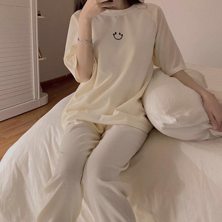 Set đồ nữ xinh mặc đi chơi, đồ bộ nữ quần jogger mix áo thun tay lỡ mặt cười dễ thương style thu đông trẻ trung BO005
