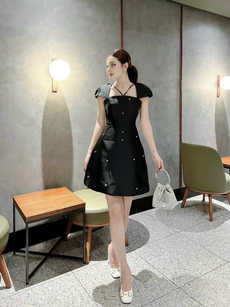 Đầm xòe tapta tay cộc đính hạt