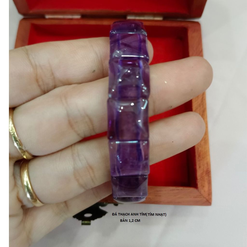 Vòng đá Thạch Anh tím - Hợp mệnh Hỏa - Thổ. To bản vòng 1.2cm, được luồn 2 hàng dây song song chắc chắn