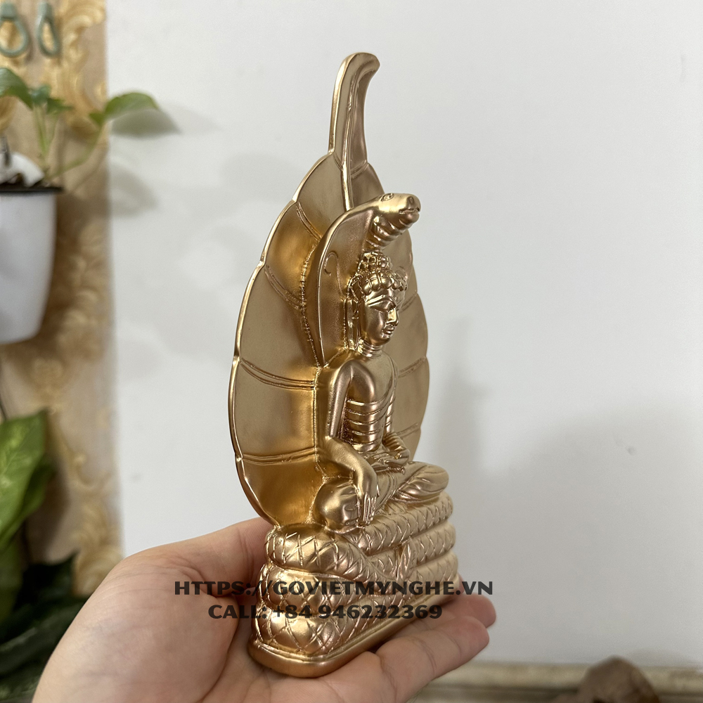 Tượng đá trang trí phòng thờ tượng Đức Phật Thích Ca ngồi thiền định trong tòa rắn Naga - Màu nhũ đồng - Cao 20cm