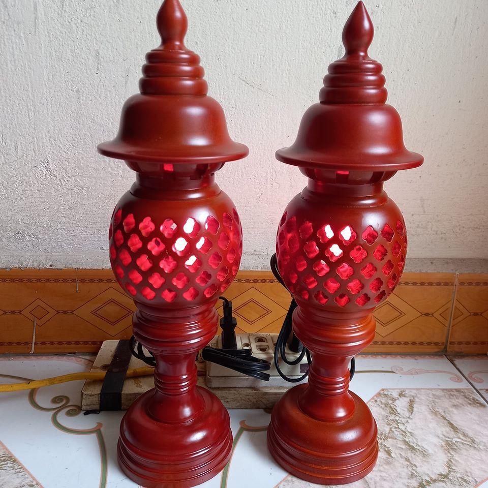 Đèn thờ kiểu quả dứa. gỗ xà cừ cao 36cmx11cm
