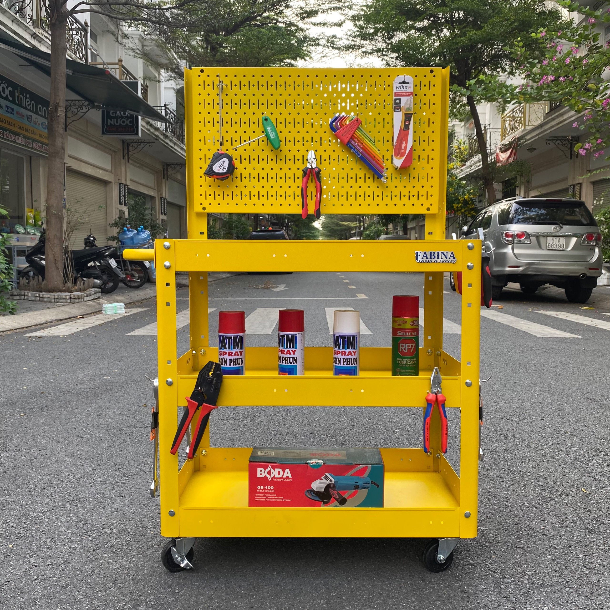Xe đẩy 3 ngăn vách lưới 72cm vàng FABINA
