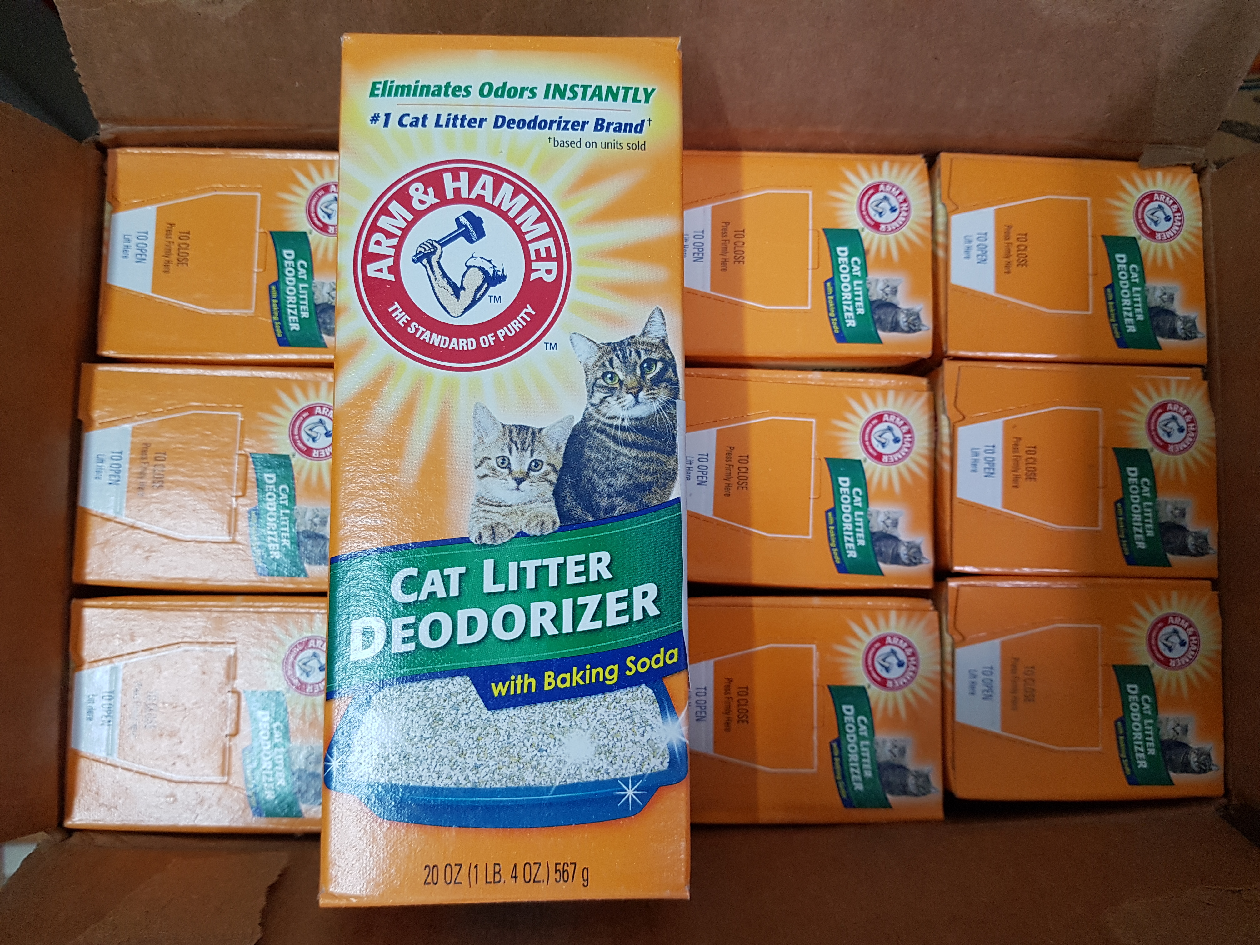 Bột Baking Soda Khử Mùi Hôi Trong Mọi Loại Cát Vệ Sinh Cho Mèo Chính Hãng Nhập Khẩu Từ Mỹ Arm &amp; Hammer Cat Litter Deodorizer (Hộp 567 gram), Trộn Trực Tiếp Vào Cát, An Toàn, Dễ Sử Dụng, Thơm Và Mèo Bạn Rất Thích