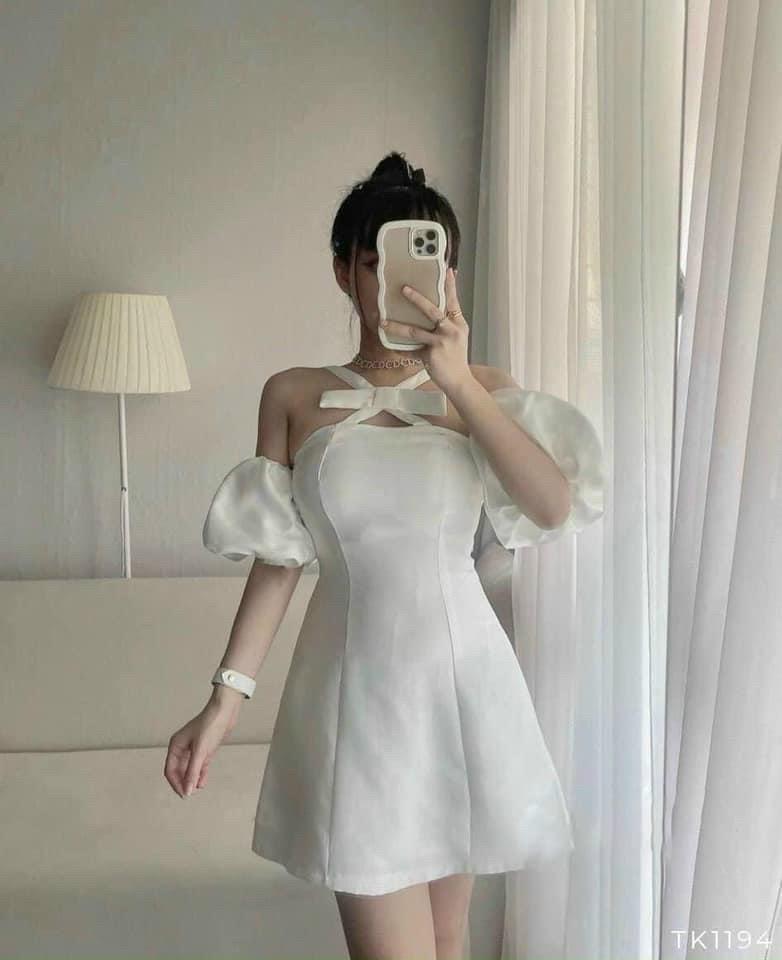ĐẦM XÒE DÂY YẾM NƠ RỚT VAI