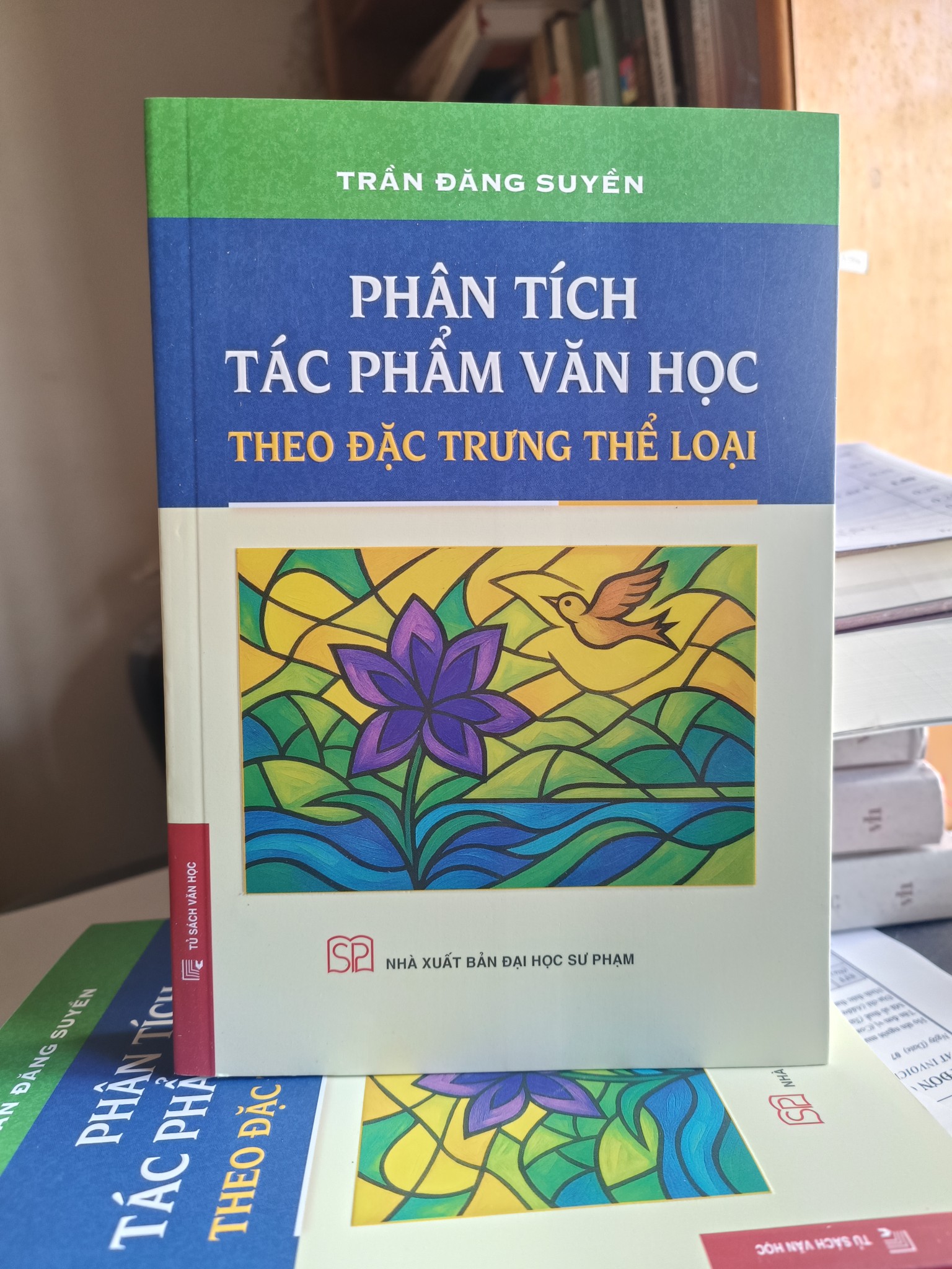 Phân tích tác phẩm văn học theo đặc trưng thể loại