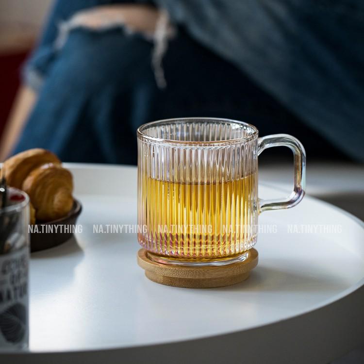 Ly cốc thuỷ tinh chiu nhiệt có quai dùng uống trà và cà phê, hoạ tiết vân sọc dọc phong cách Hàn Quốc