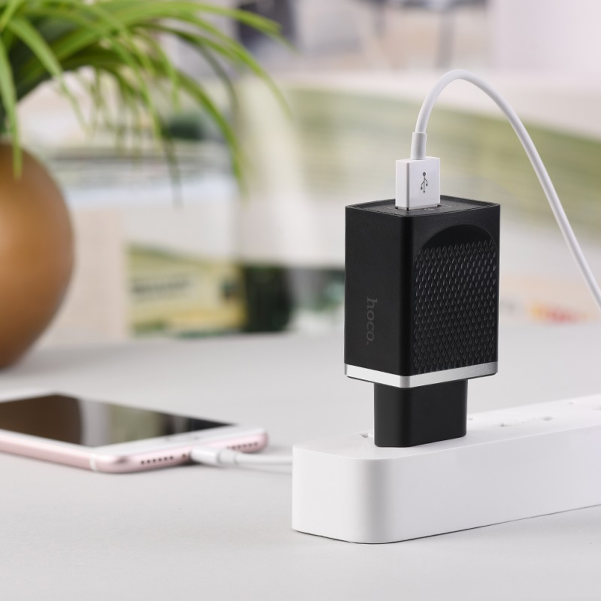 Củ sạc nhanh Hoco C42A Sạc Nhanh Quick Charge QC3.0 + Tặng Gía Đỡ Điện Thoại Mini - Chinh Hãng