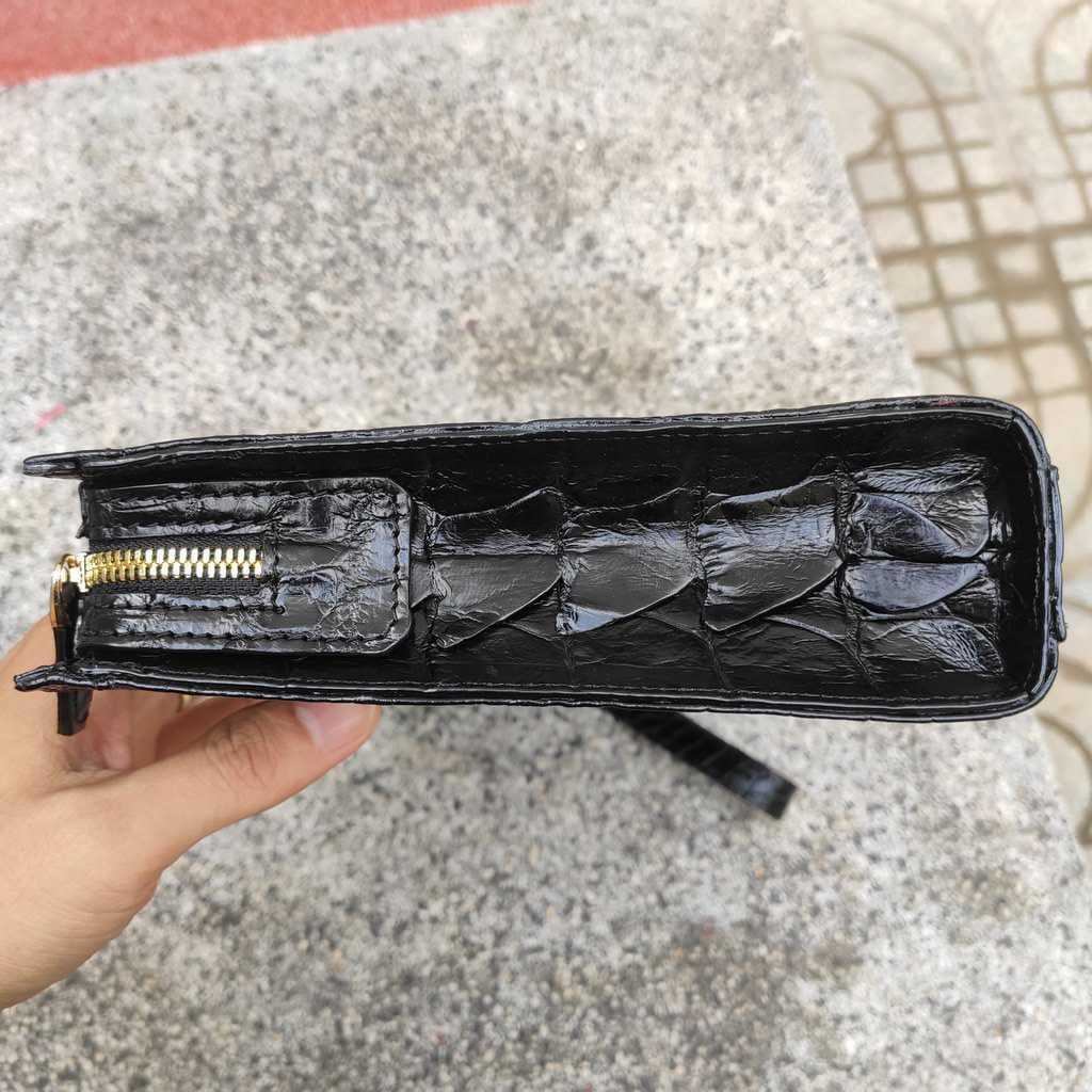 Clutch cầm tay da cá sấu