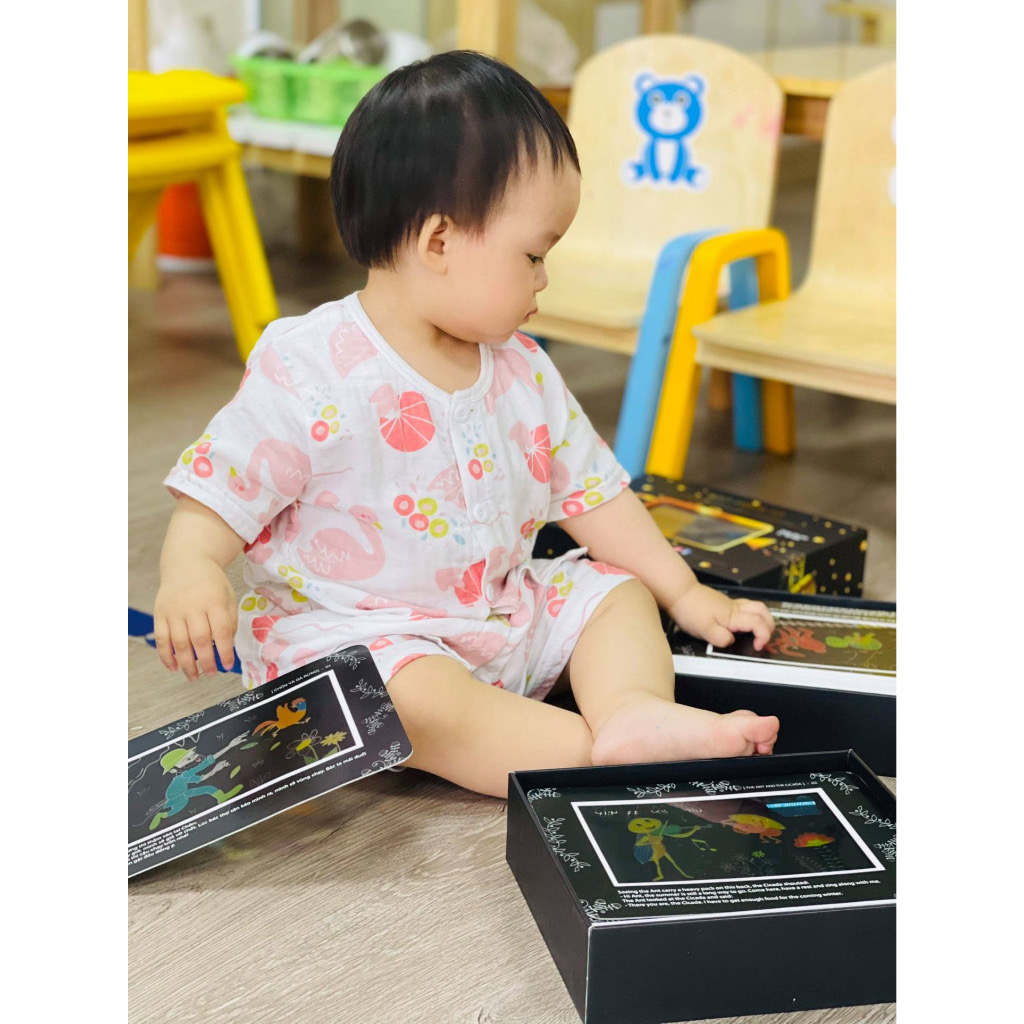 Sách Chiếu Phim Kỳ Diệu - Rạp Phim 3D gồm 5 Truyện Ngụ Ngôn Cho Bé - TNBooks