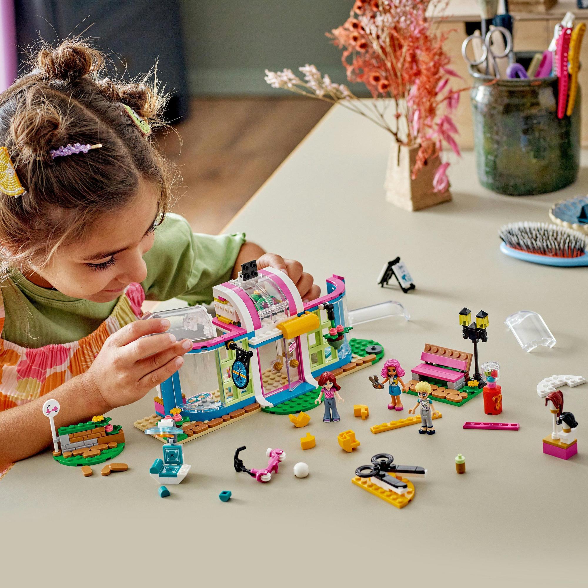 LEGO Friends 41743 Tiệm Làm Tóc Thành Phố HeartLake (401 Chi Tiết)