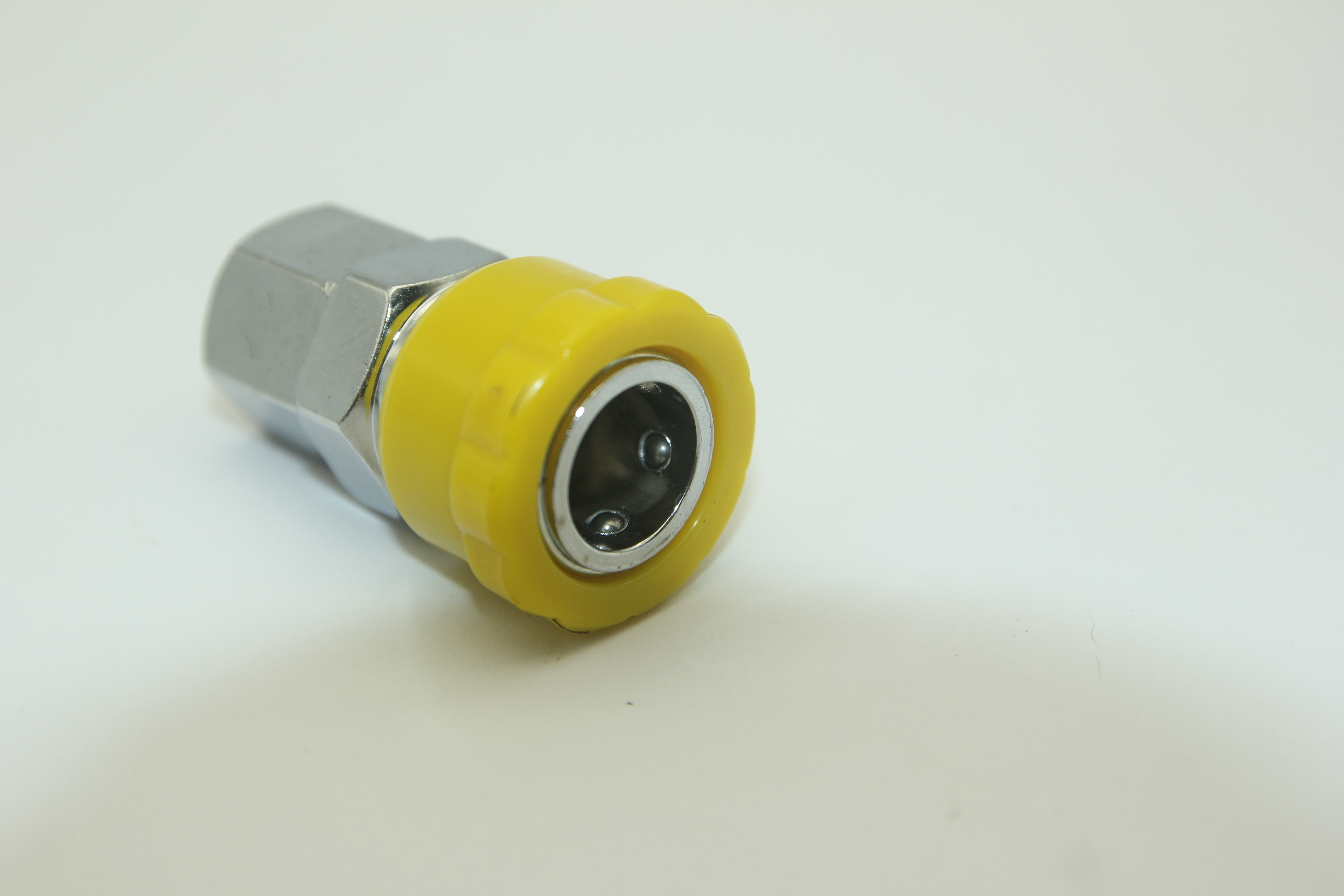 Đầu nối dây hơi răng trong thay nhanh SF20-PF20 màu vàng