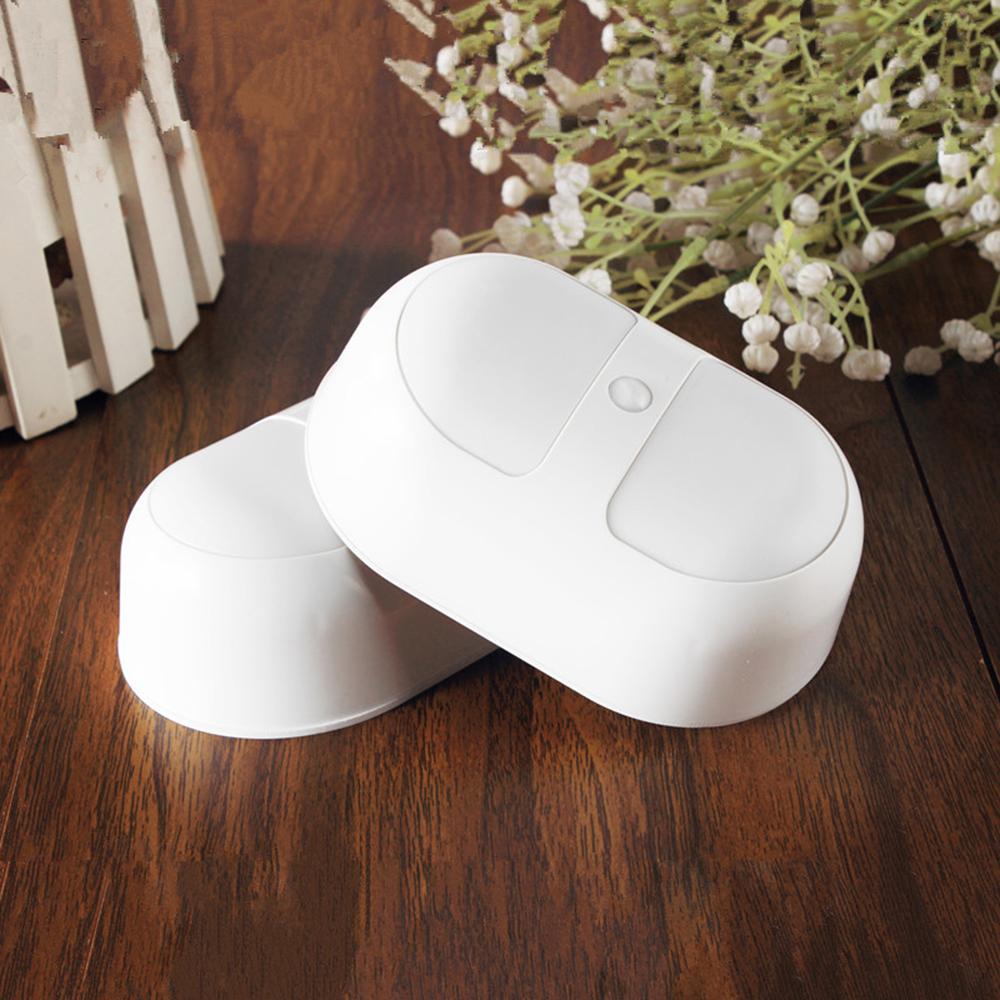 Đèn LED cảm biến, có thể tự động xác định ngày và đêm và sẽ chỉ chiếu sáng vào ban đêm khi phát hiện chuyển động
