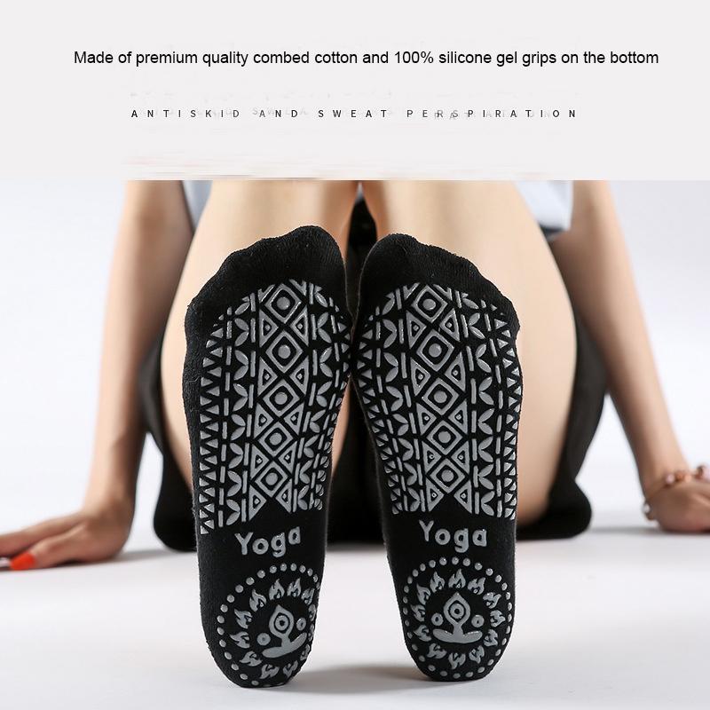 Vớ Yoga dành cho phụ nữ không trượt chống trượt Băng bông Vớ Lý tưởng năm ngón chân cho Pilates Pure Ballet Dance Bear Foot Workout Color: Red Size: EUR 35-40 US 4.5-8.5