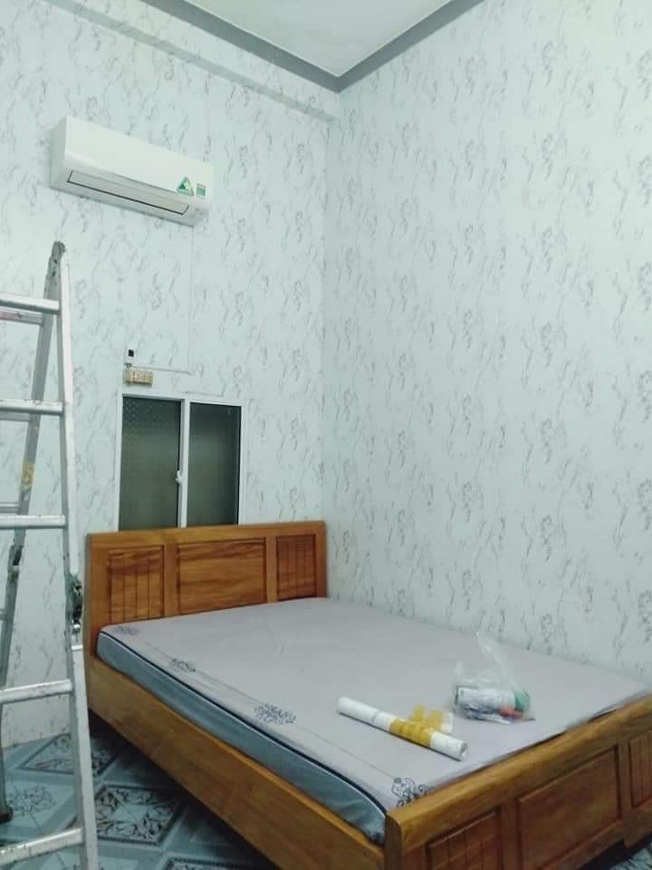 Decal dán tường giả đá, có keo mặt sau, không thấm nước, kích thước 0.45m x 10m / cuộn, ngoài dán tường còn dán bàn, dán tủ dán trang trí