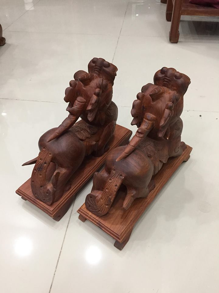 Cặp tỳ hươu, gỗ hương, kích thước cao 20cm x ngang 30cm x sâu 10cm, theo phong thủy hút tài lộc