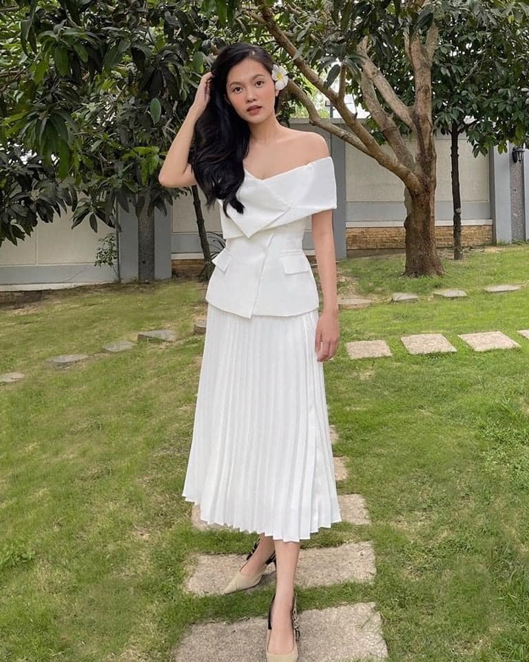 Áo peplum trễ vai đắp chéo sang trọng, dễ phối đồ có 2 màu trắng, đen