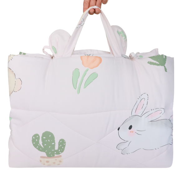 Bộ 5 món tiện lợi cho bé đi học mầm non, tiểu học NIN House hoạ tiết Rabbit Garden 70x120cm chất liệu tencel mát lạnh, màu dễ thương, 1 tấm trải chống trượt, 1 chăn, 1 ruột gối, 1 vỏ gối, 1 túi xách