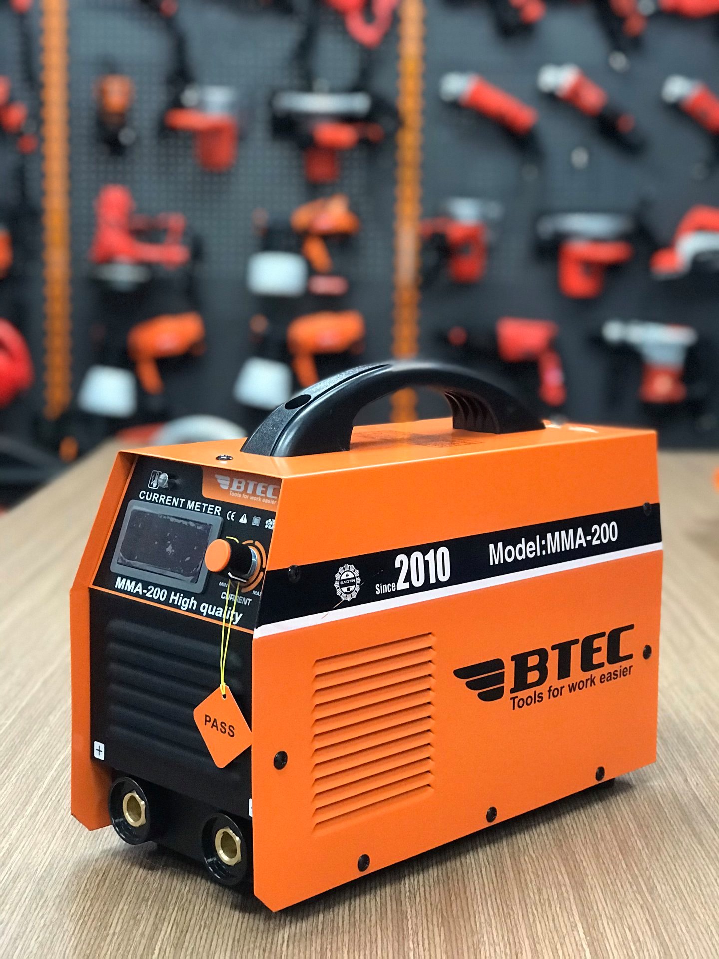 MÁY HÀN QUE ĐIỆN TỬ BTEC MMA-200 - HÀNG CHÍNH HÃNG
