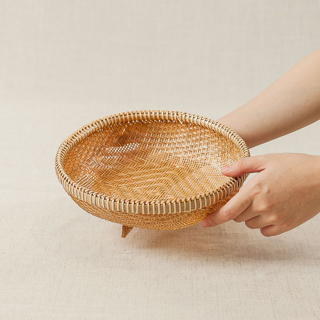Rổ tre tròn đáy đan mắt nhỏ có chân