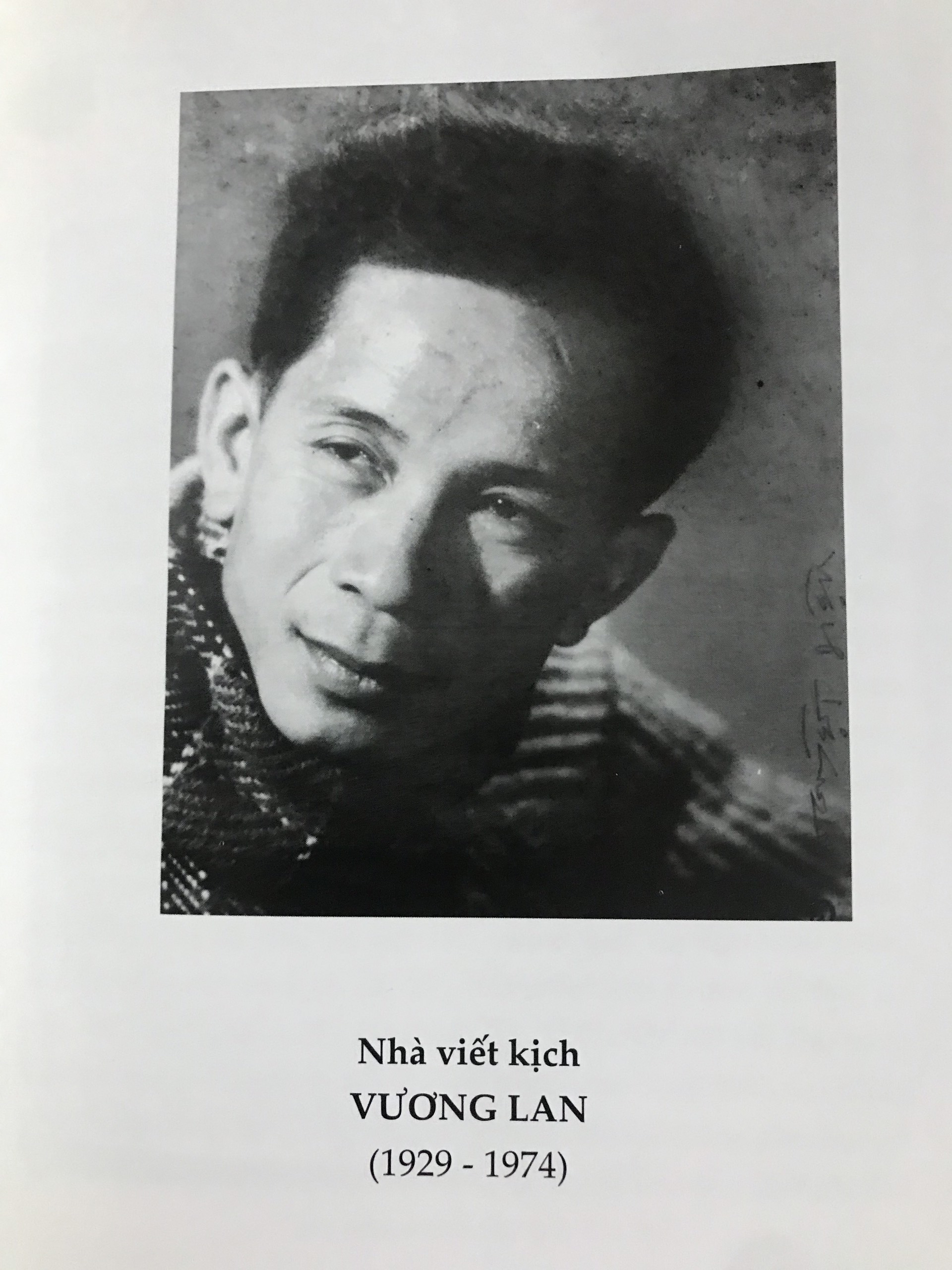 Bão Biển - Tuyển tập tác phẩm của nhà viết kịch Vương Lan (1929-1974)