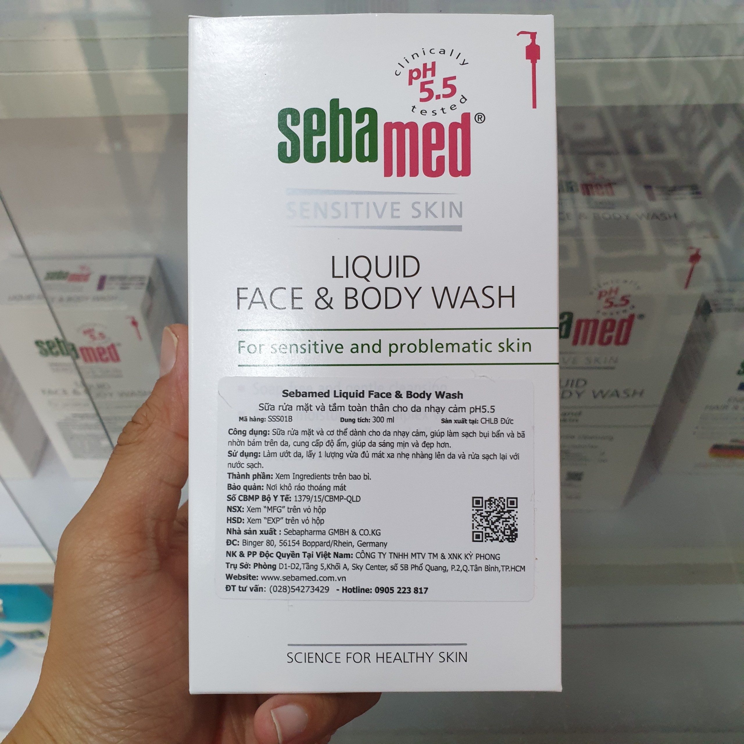 Sữa rửa mặt và tắm toàn thân cho da nhạy cảm Sebamed pH5.5 Liquid Face Body Wash 300ml + Tặng ngay 1 mặt nạ Dermal bất kỳ